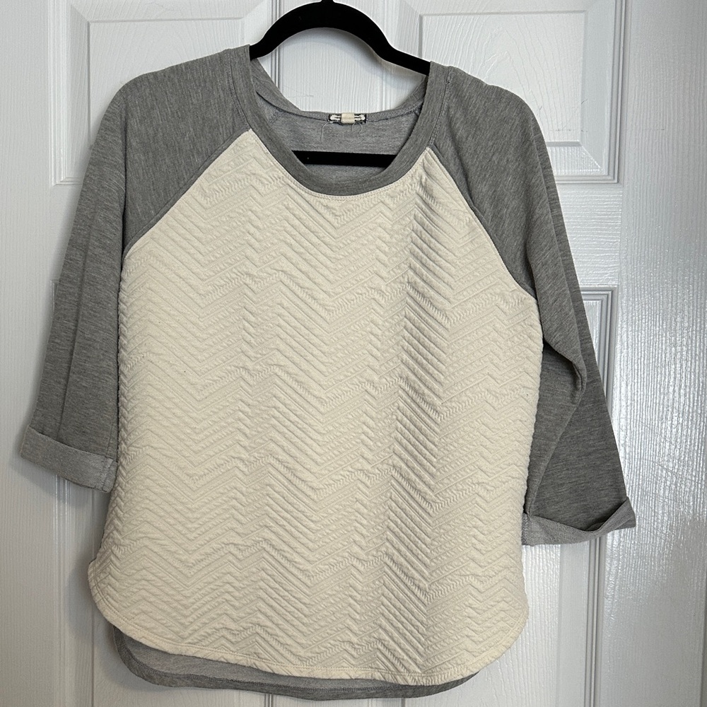 Eyeshadow Gray and Cream top